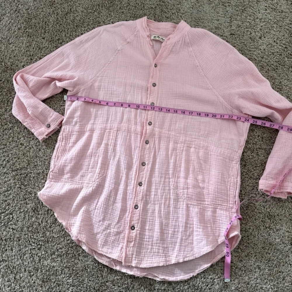 Free People We The Free Summer Daydream Buttondown in Pink size Medium - Picture 11 of 12